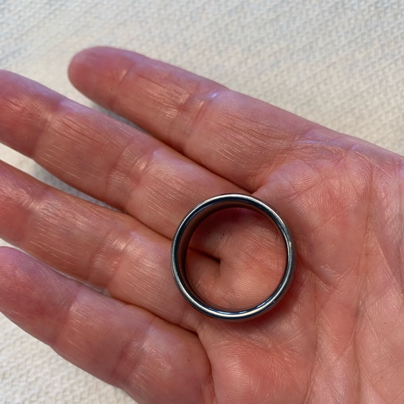 Tungsten wedding band - Picture 5 of 7